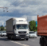На ул. Терешковой в Оренбурге работают сотрудники ГАИ, которые останавливают автомобили за езду по выделенной полосе - Ural56.Ru