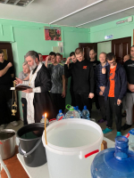 СВЯЩЕННОСЛУЖИТЕЛЬ ПОСЕТИЛ ОРСКИЙ ДОМ-ИНТЕРНАТ ДЛЯ ИНВАЛИДОВ И ПРЕСТАРЕЛЫХ «НАДЕЖДА»