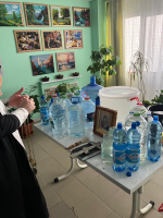 СВЯЩЕННОСЛУЖИТЕЛЬ ПОСЕТИЛ ОРСКИЙ ДОМ-ИНТЕРНАТ ДЛЯ ИНВАЛИДОВ И ПРЕСТАРЕЛЫХ «НАДЕЖДА»