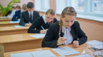 Учащиеся 9 классов проходят тренировочные испытания по предметам на выбор