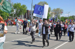 Город в праздничном строю