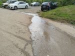 «Кто заплатит за эту воду?»: В Бугуруслане 4 года течет ручей. Администрация причину прорыва не называет