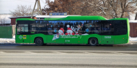 Автобусы в Оренбурге украсили к новогодним праздникам. Фото из архива - Ural56.Ru
