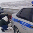 Кадр из видео помощи автомобилисту. Видео: Госавтоинспекция «Кувандыкский» - Ural56.Ru