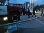 В Бугуруслане спасатели ночью откачивали воду с улицы Газовиков после наводнения