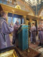 АРХИЕРЕЙСКОЕ БОГОСЛУЖЕНИЕ В НЕДЕЛЮ 18-Ю ПО ПЯТИДЕСЯТНИЦЕ